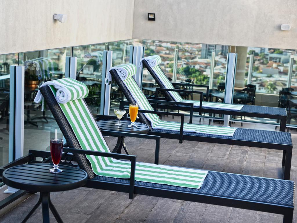 Dubai Suites Монтис Кларос Екстериор снимка