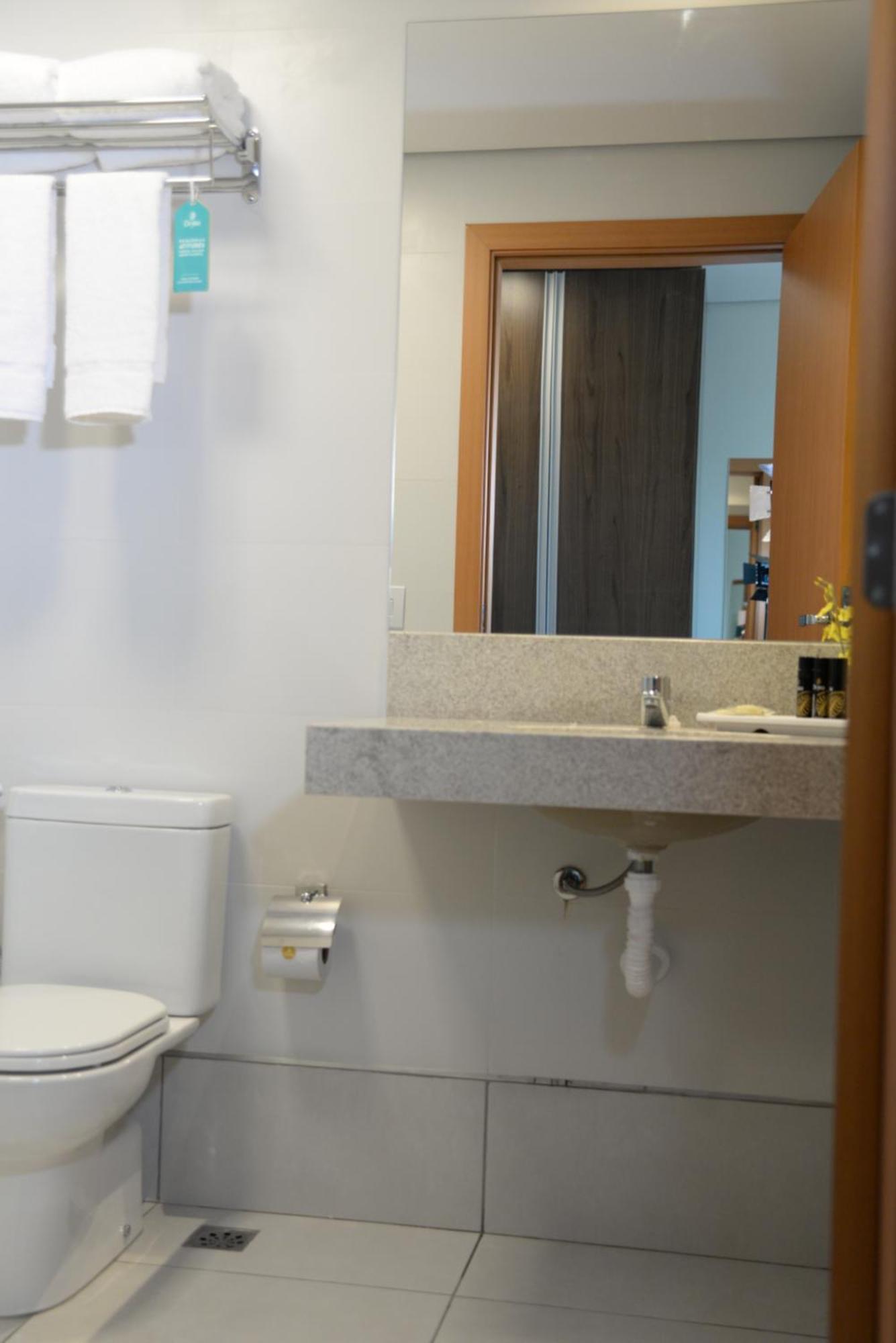 Dubai Suites Монтис Кларос Екстериор снимка
