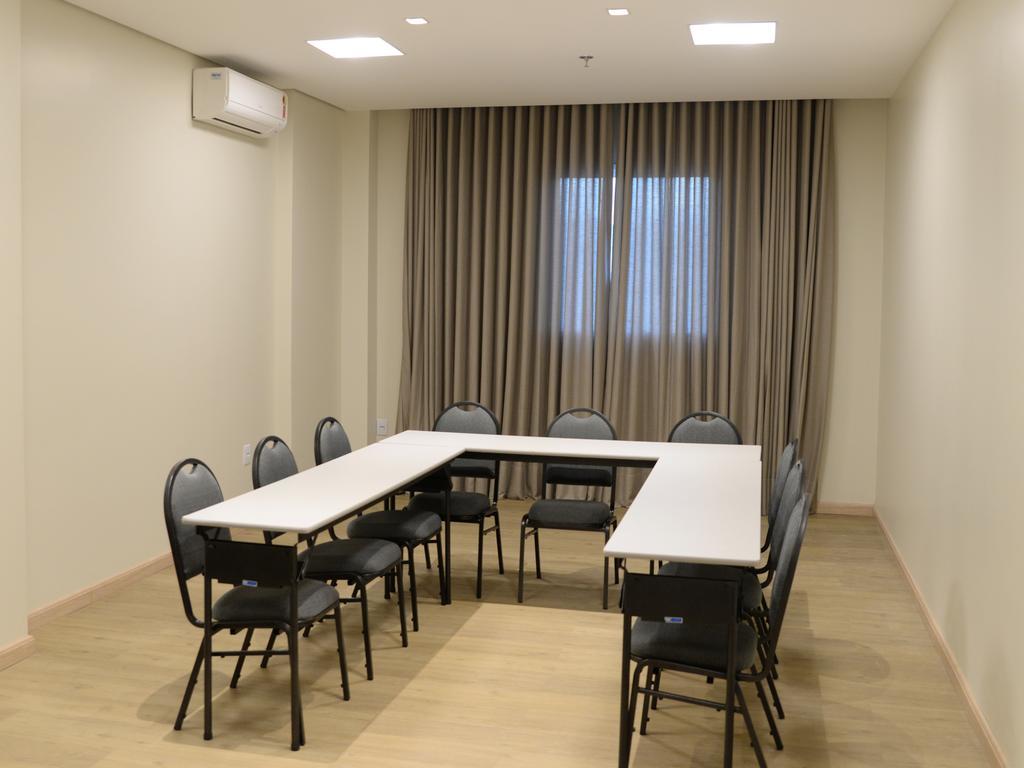 Dubai Suites Монтис Кларос Екстериор снимка